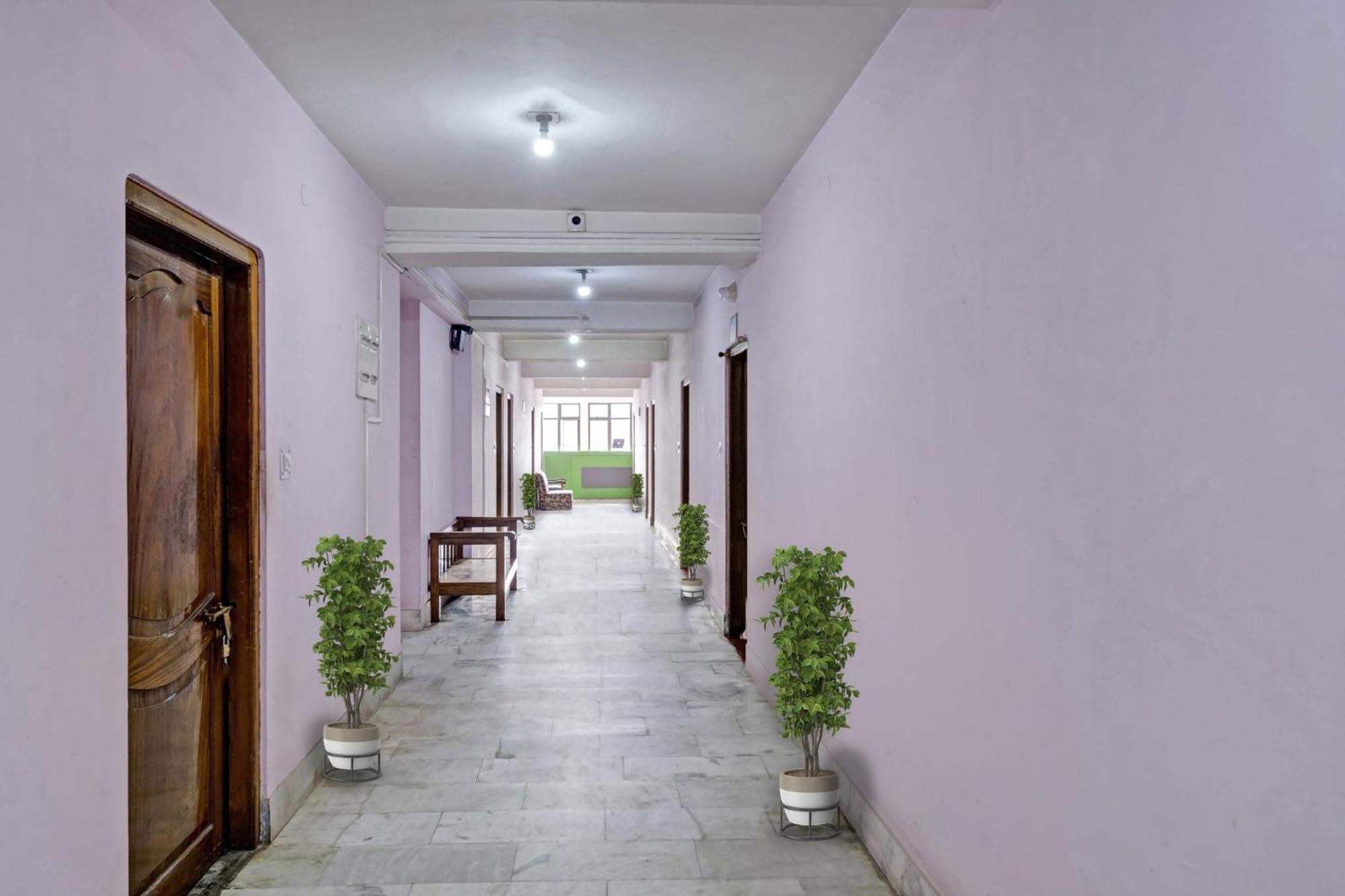 Hotel O Evergreen Guest House Шилонг Екстериор снимка